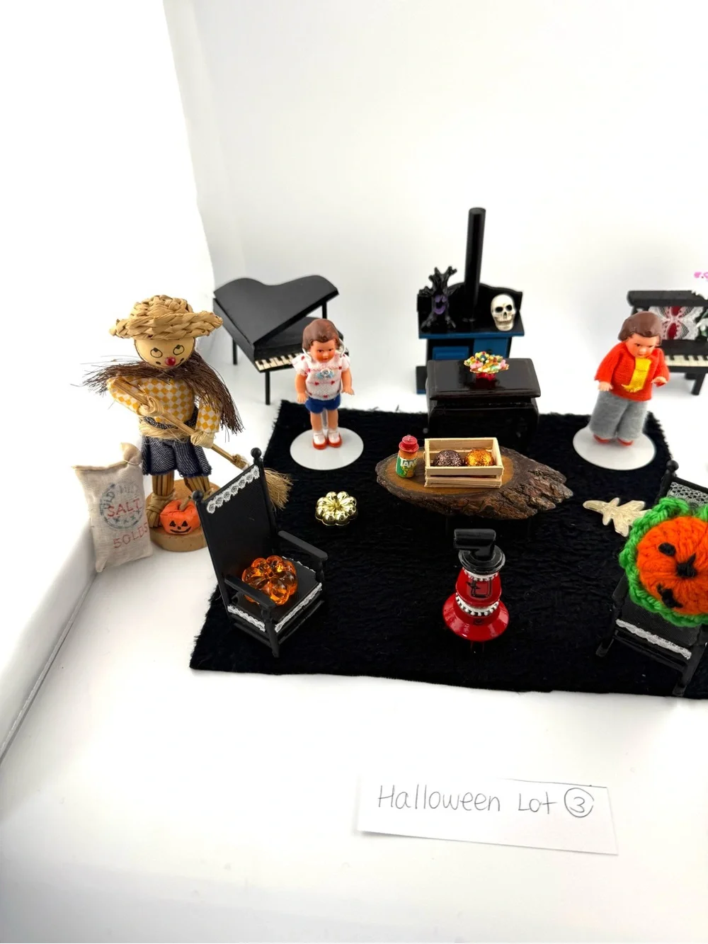 Vintage Dollhouse Halloween Lot - 1:12 Scale Miniatures & Furniture